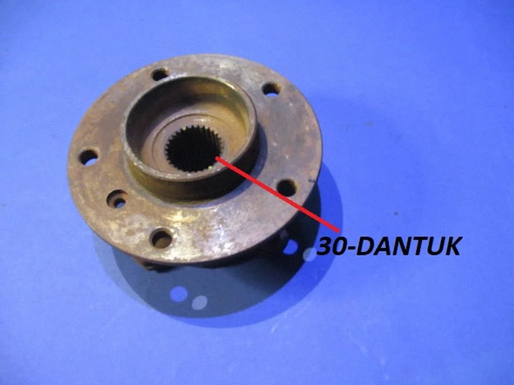 Rear wheel hub E3900CKD