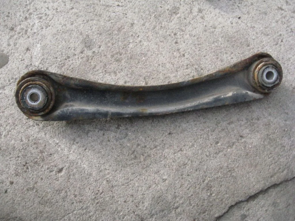 Wahacz tylny górny – Mercedes-Benz 190 W201 (1982-1993)