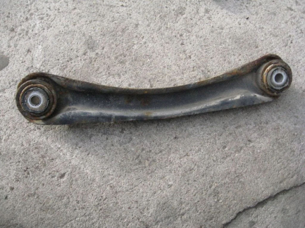 Rear upper control arm/wishbone