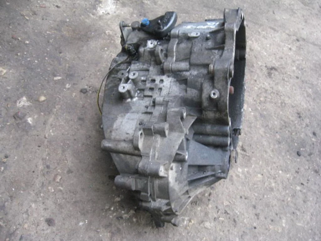 Manual 5 speed gearbox – right