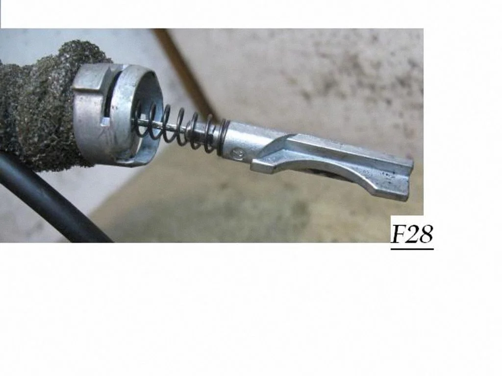 Gear shift cable linkage – front