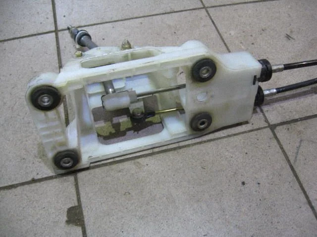 Pavarų perjungimo mechanizmas (kulisa)