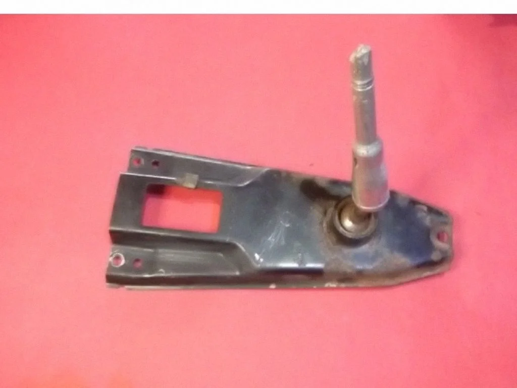Gear selector mechanism E30E28