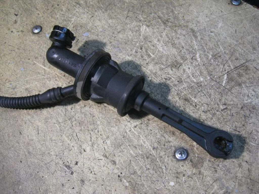 Clutch master cylinder FTE1561