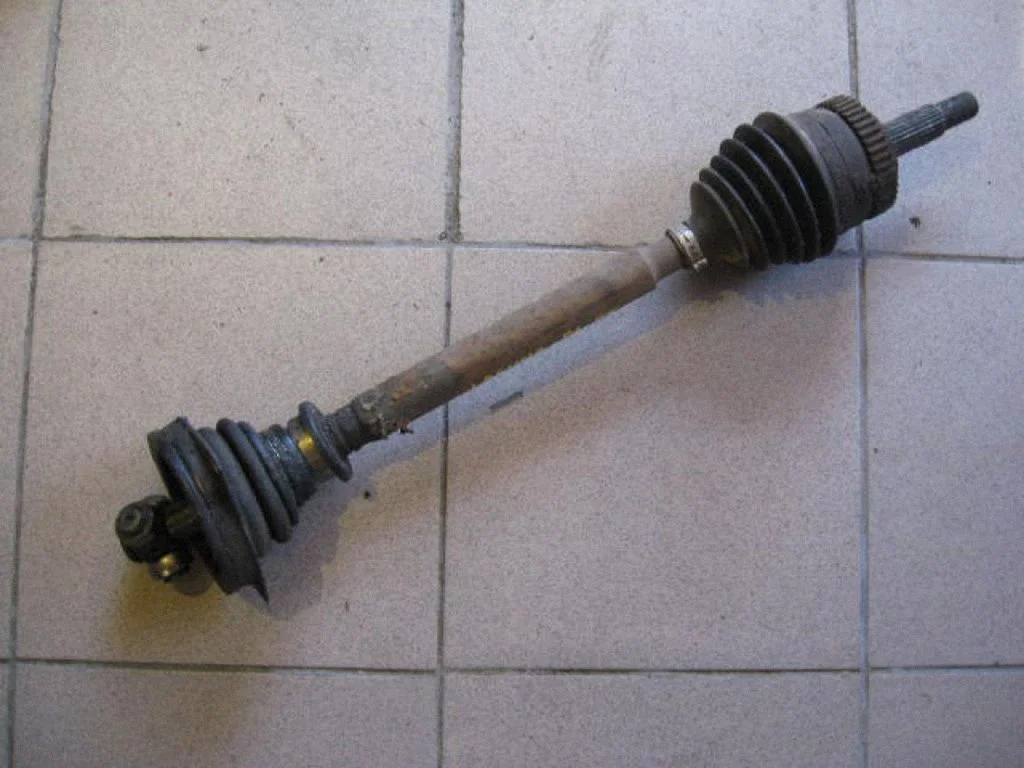 Priekšējā pusass – kreisā