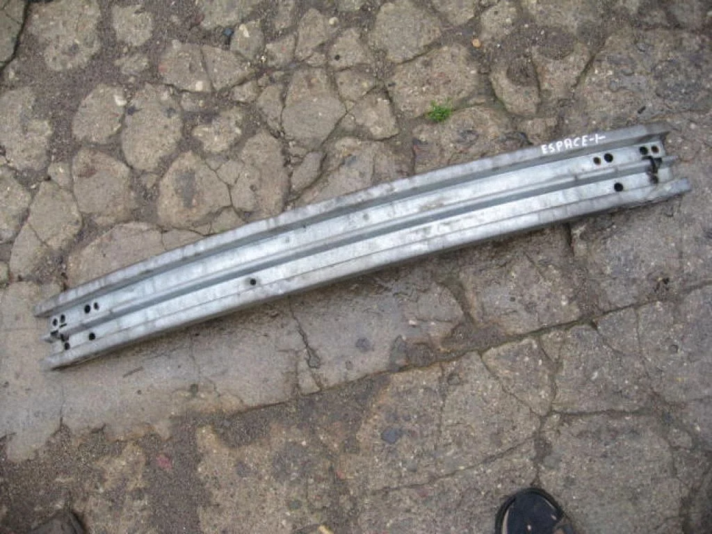 Front bumper cross member – centre