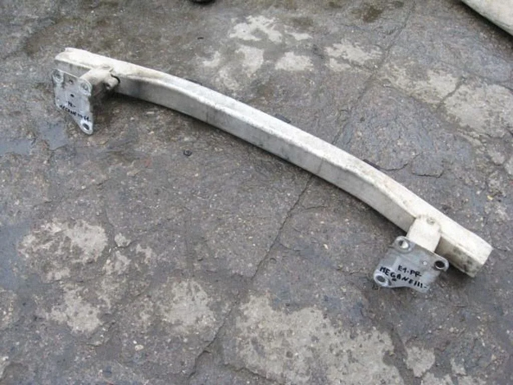 Front bumper cross member – centre