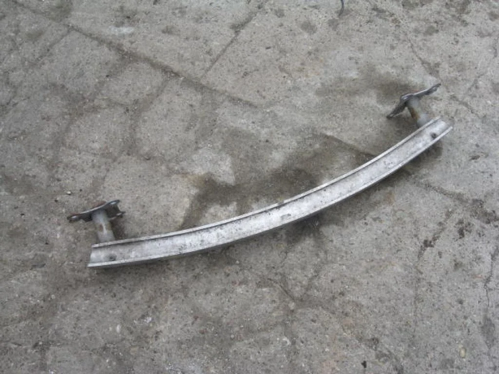 Front bumper cross member – centre