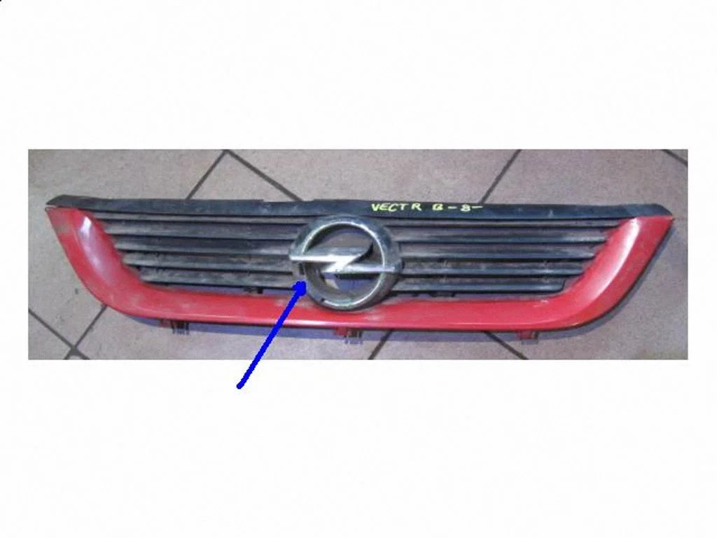 Esistange ülemine radiaatorivõre – Opel Vectra B (1996-2002)