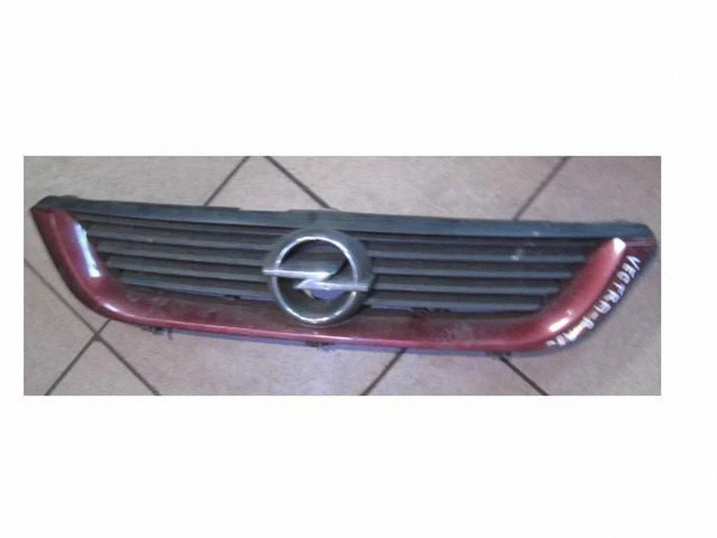 Esistange ülemine radiaatorivõre – Opel Vectra B (1996-2002)