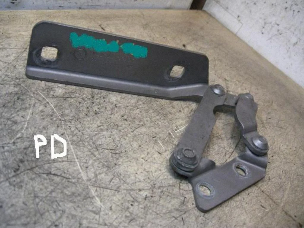 Mootorikapoti hinged – parem
