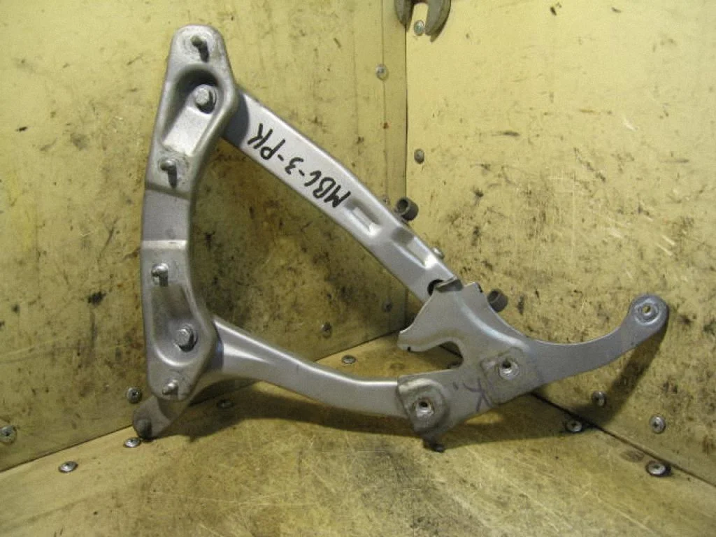 Engine bonnet/hood hinges – left
