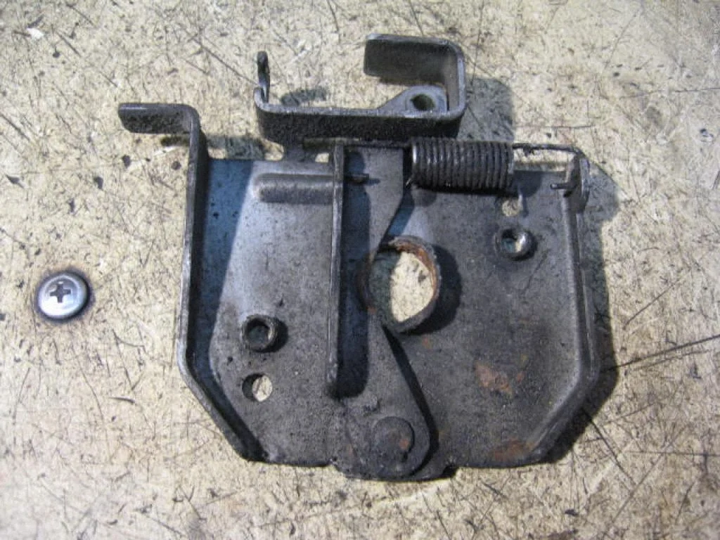 Motora pārsega slēdzene 7700352729D