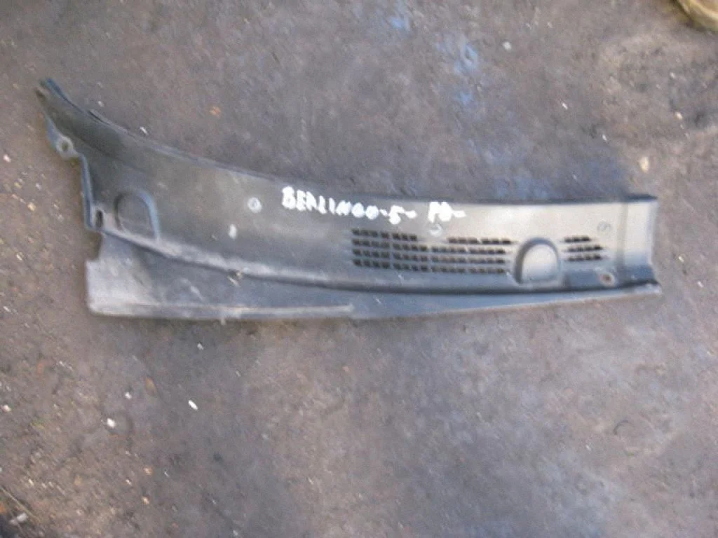 Wiper trim 9619270777