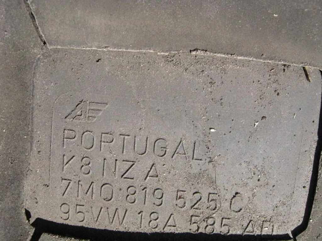 Klaasipuhastite iluliist(id) 7M0819525C