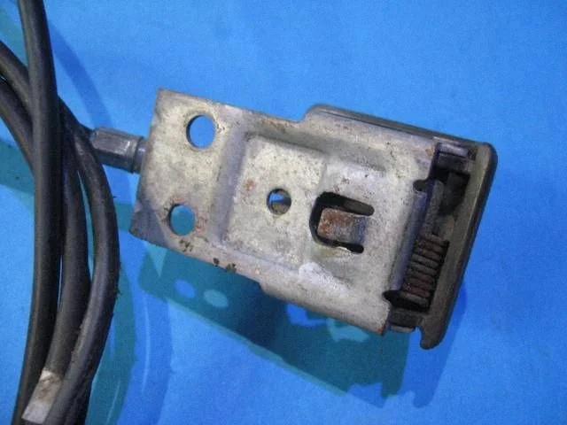 Engine bonnet/hood lock release cable 0499853