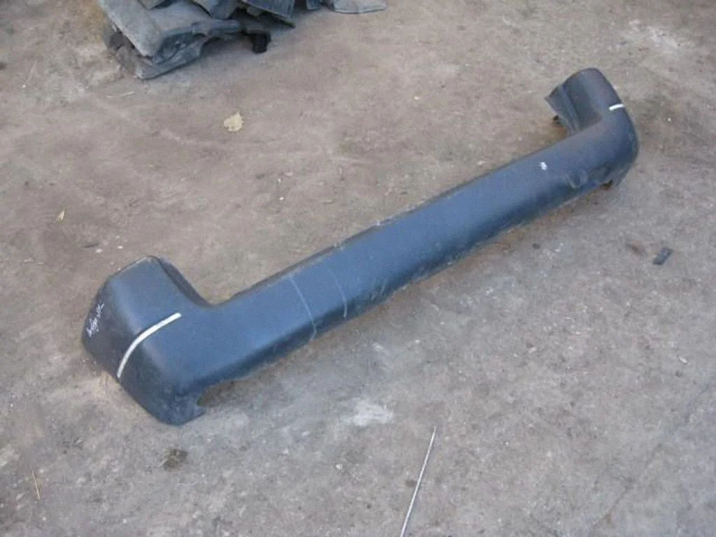 Rear bumper – centre
