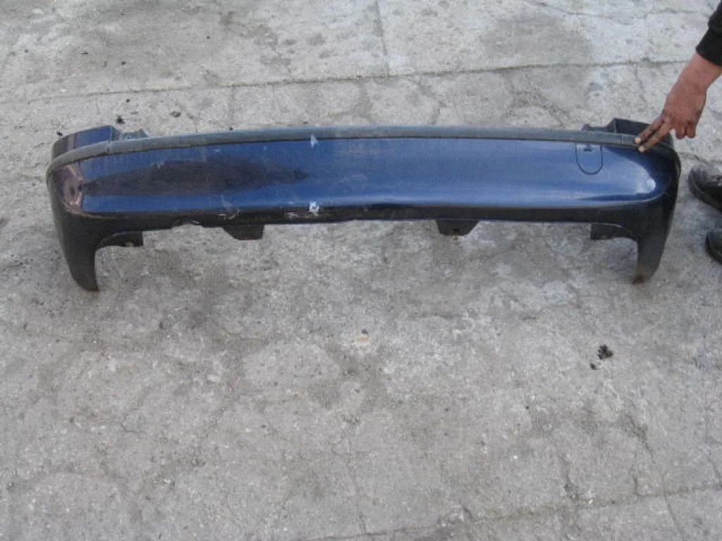 Rear bumper – centre