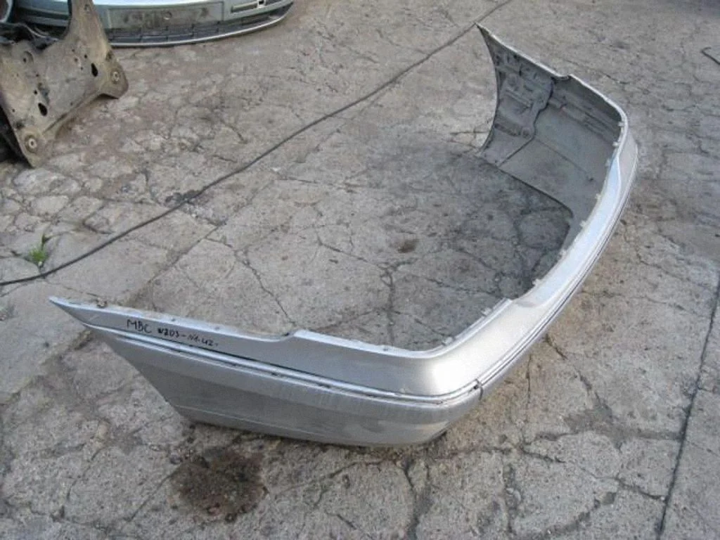 Rear bumper – centre