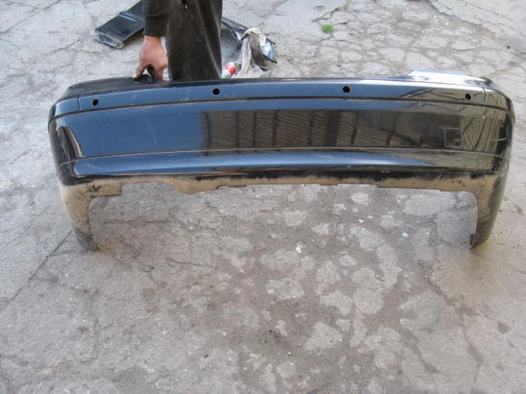 Rear bumper – centre