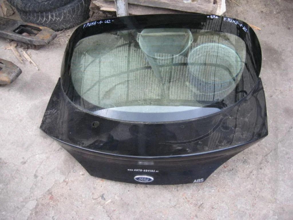 Tailgate/trunk/boot lid – centre