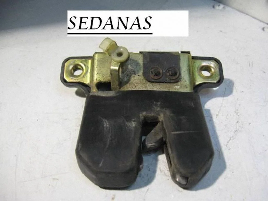 Aizmugurējā vāka slēdzene – vidējā