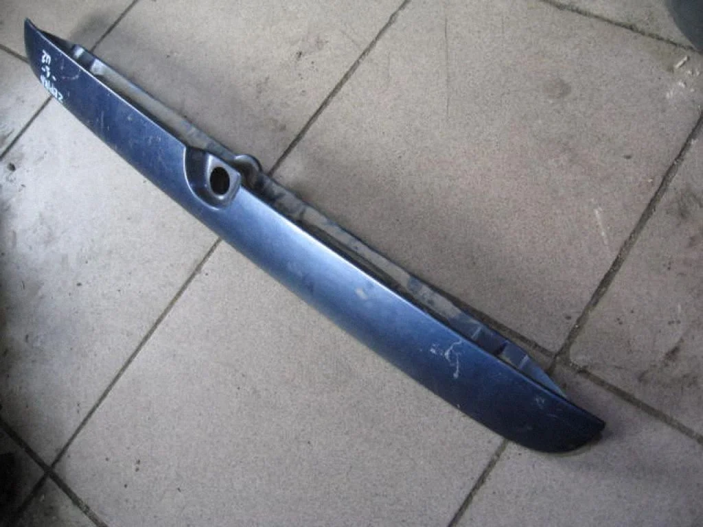 Tailgate/trunk/boot exterior handle – centre