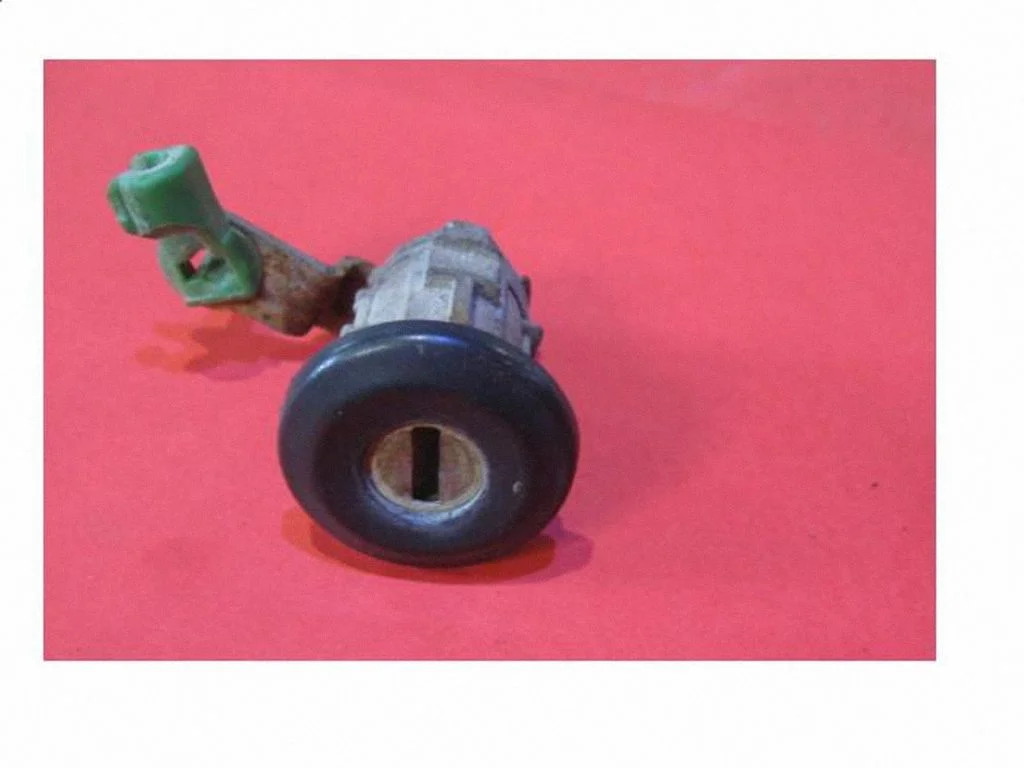 Front door lock (next to the handle) 9399PK