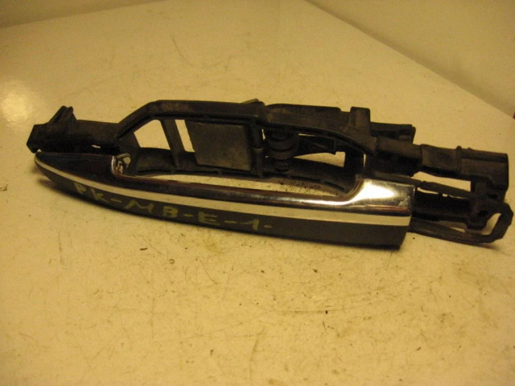 Front door exterior handle NURODYKITEKURIPUSE