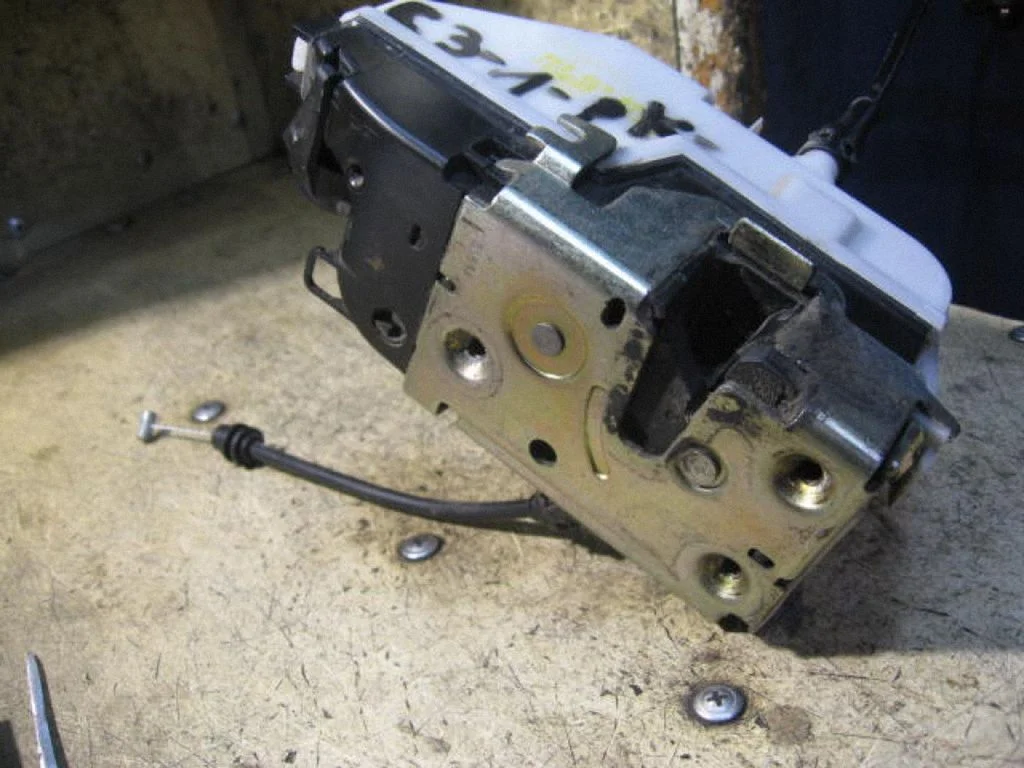 Front door lock EIS00291925