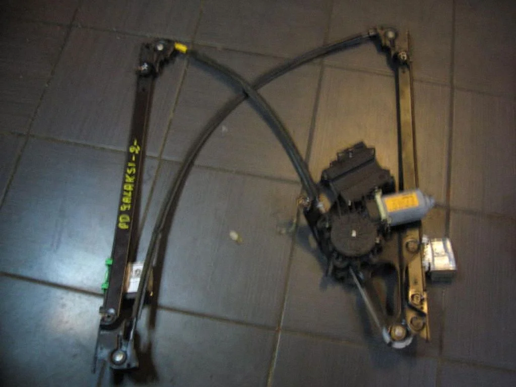 Priekinio el. lango pakėlimo mechanizmo komplektas