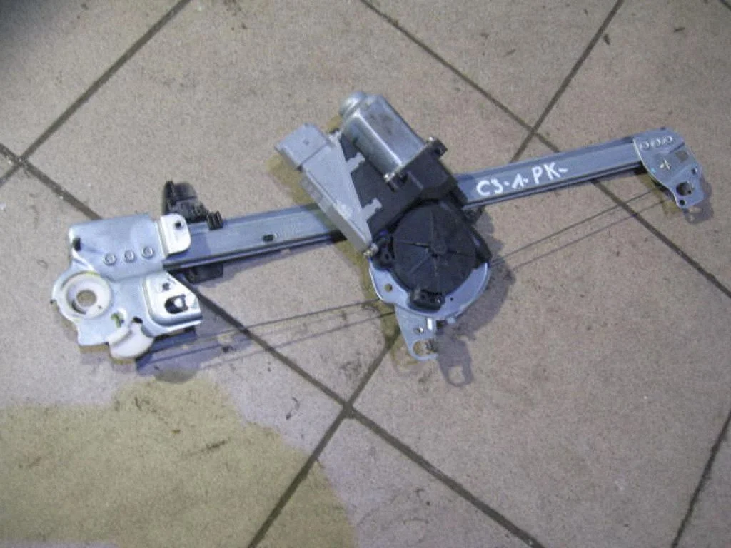 Front door window regulator with motor 400619F