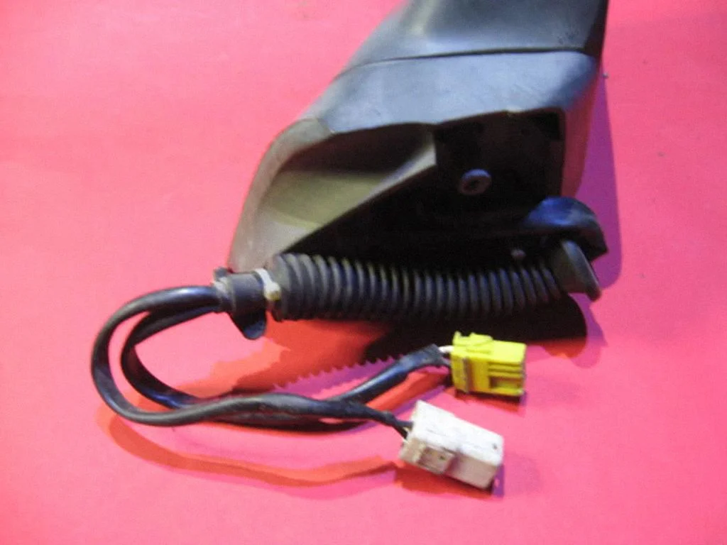 Front door electric wing mirror E200778