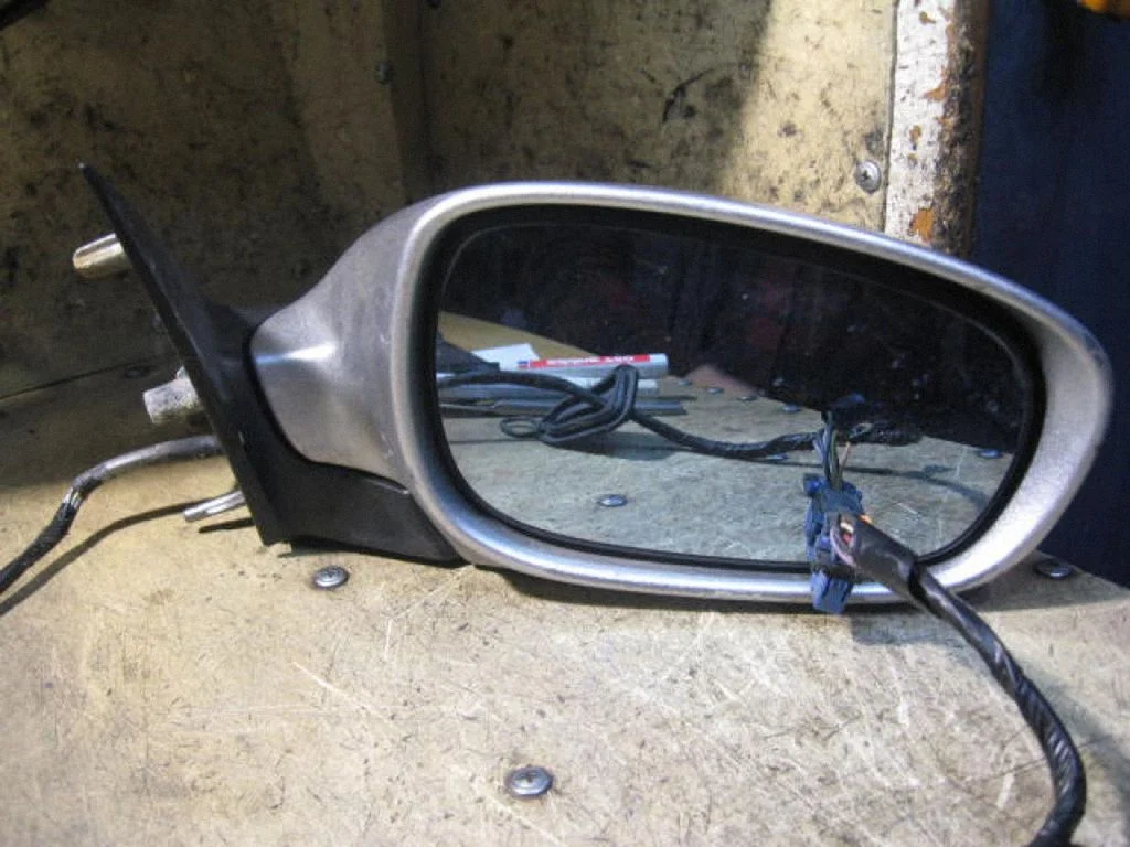 Front door electric wing mirror NURODYKITEKURIPUSE