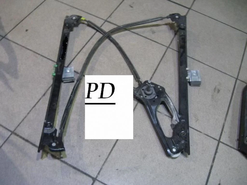 Front door manual window regulator – right