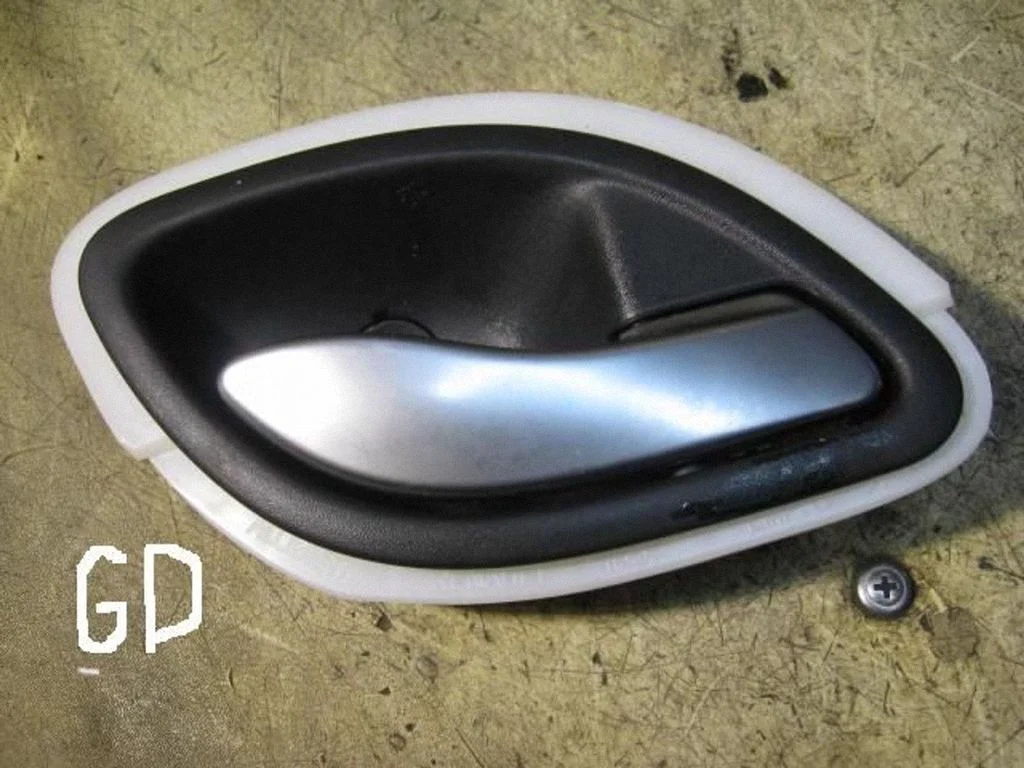 Rear door interior handle