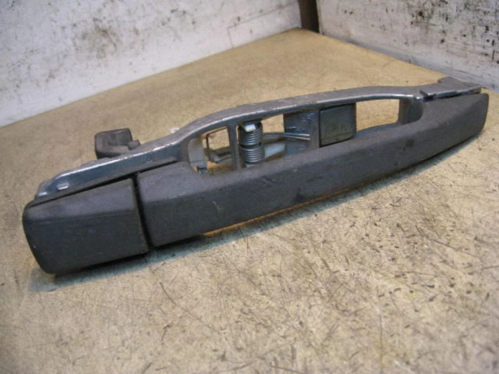 Rear door exterior handle
