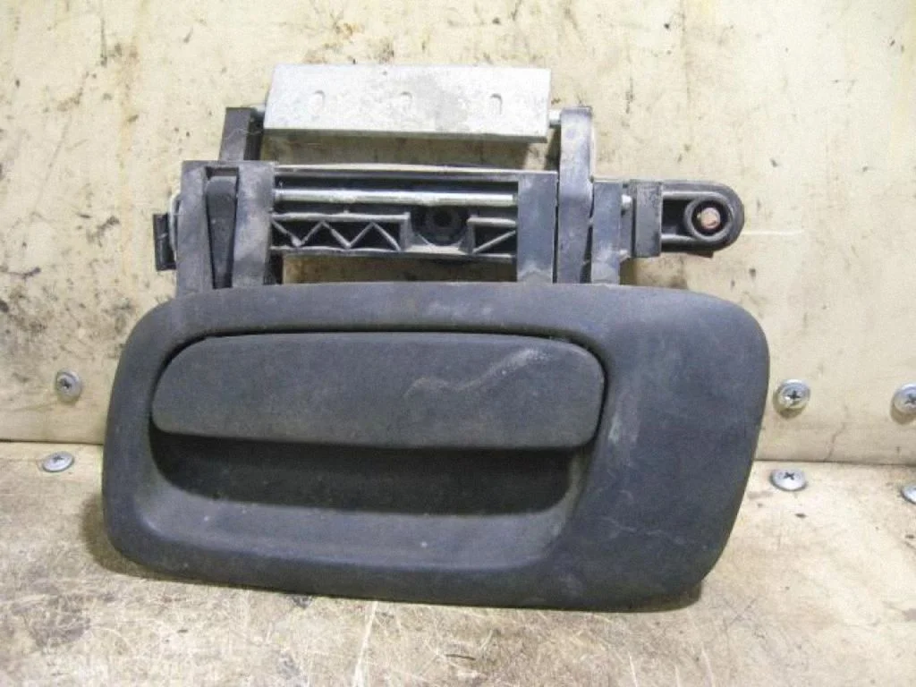 Rear door exterior handle – left