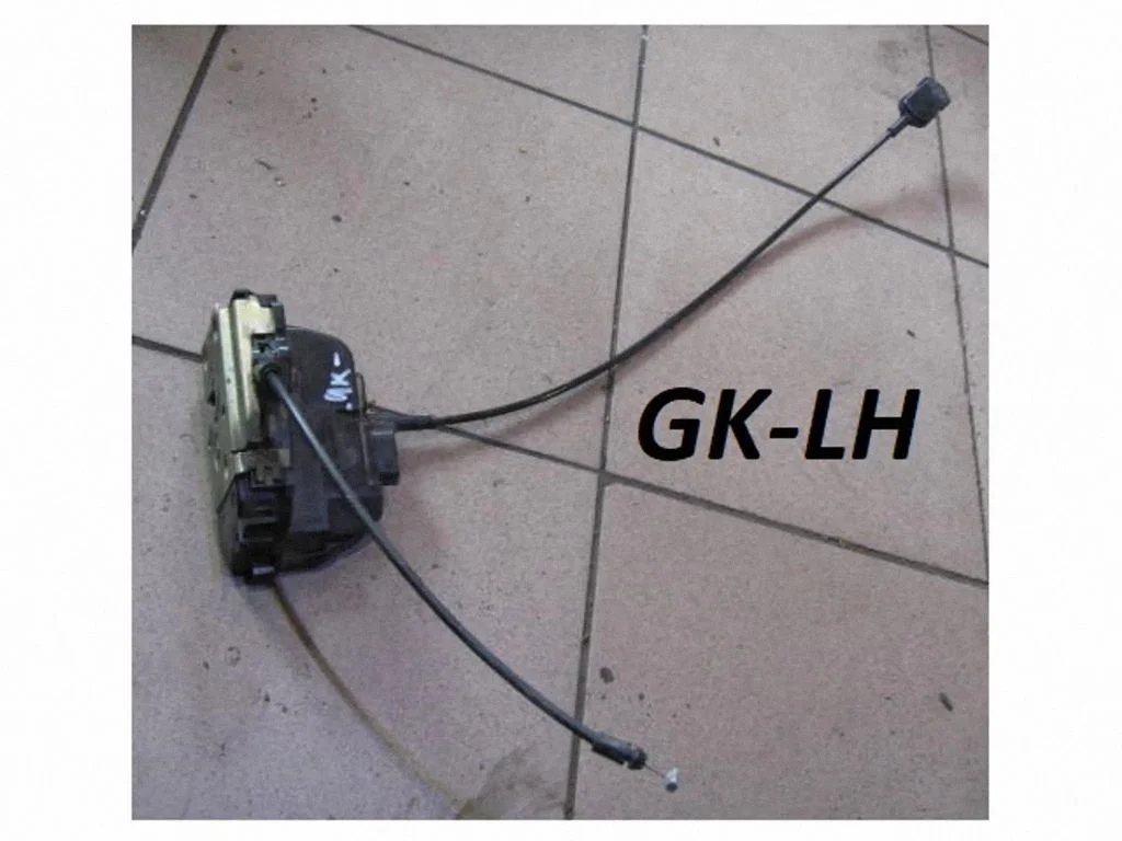 Rear door lock 82500AV60B
