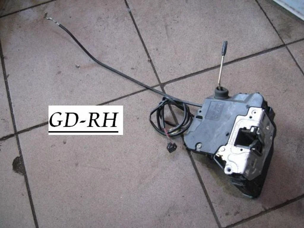Galinių durų spyna