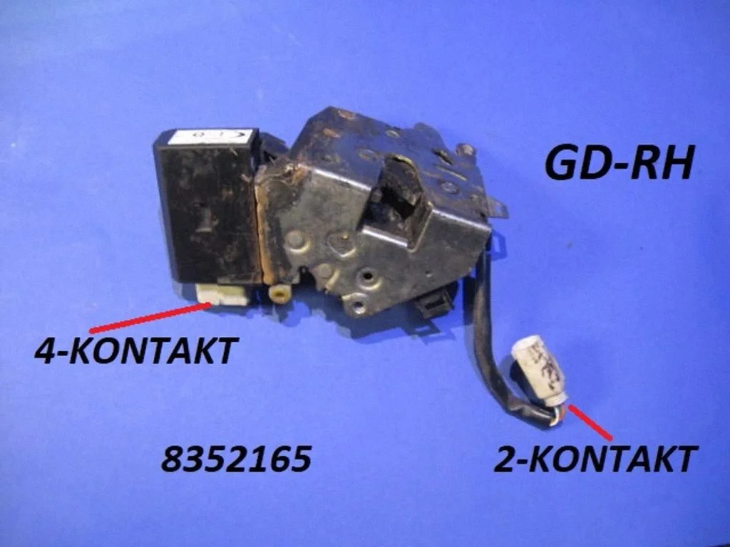 Rear door lock 8352165
