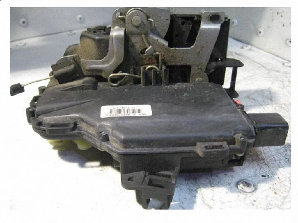 Rear door lock Y3B4839015M