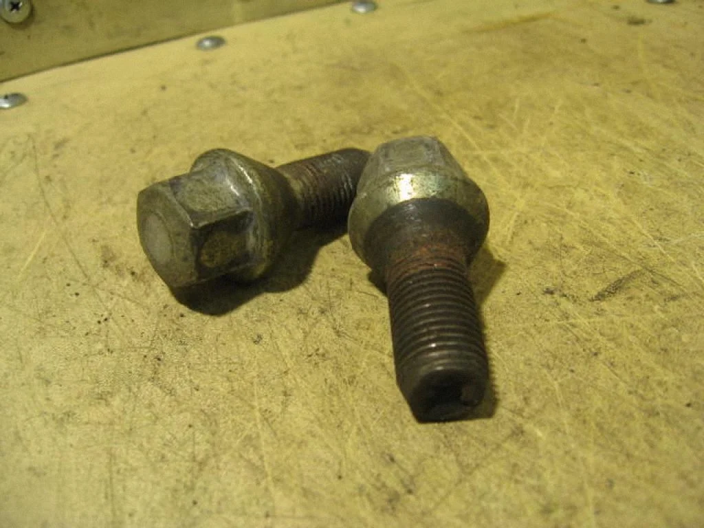 Nuts/bolts KOMPLEKTAS20VNT