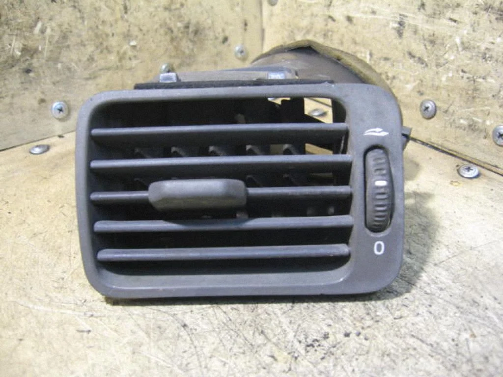 Dashboard side air vent grill/cover trim 3409353