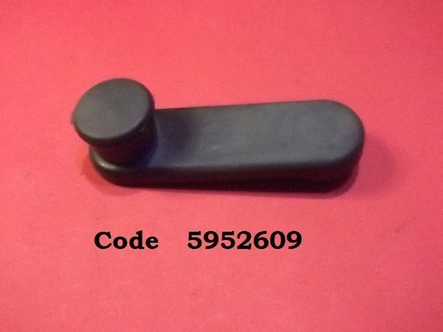 Korbka szyby przedniej 5952609