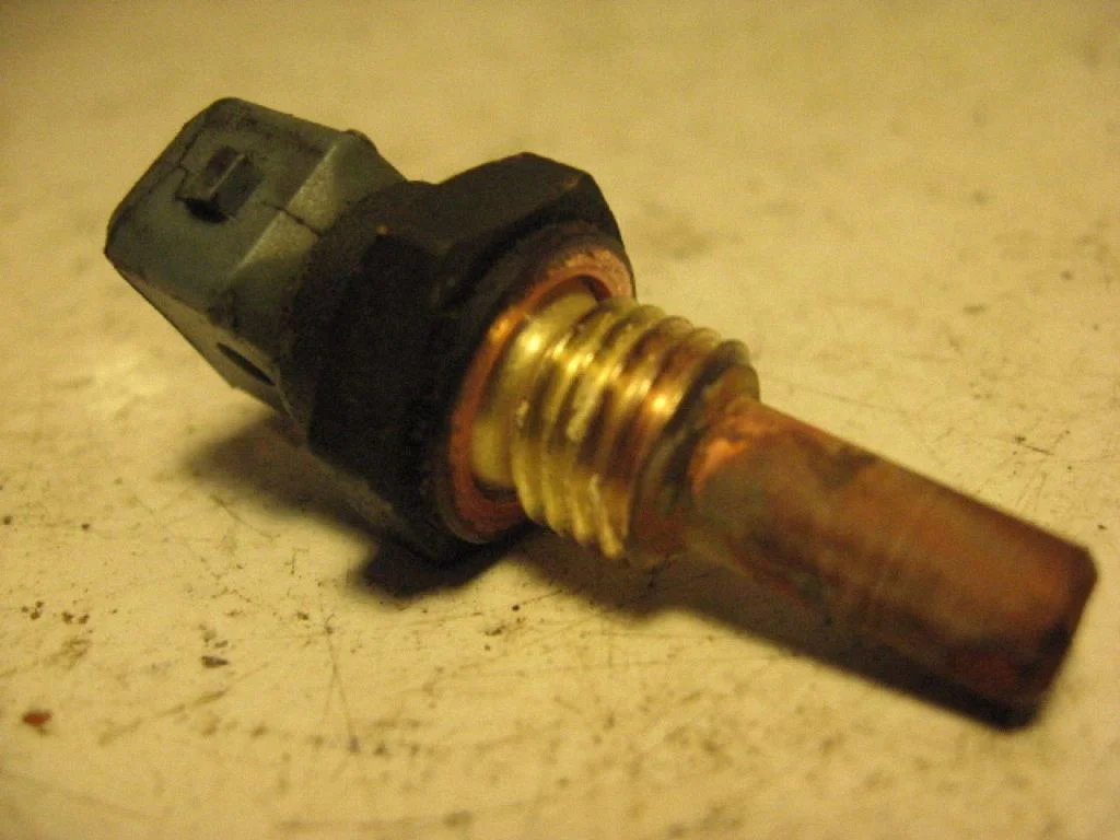 Jahutusvedeliku temperatuuriandur BOSCH666050