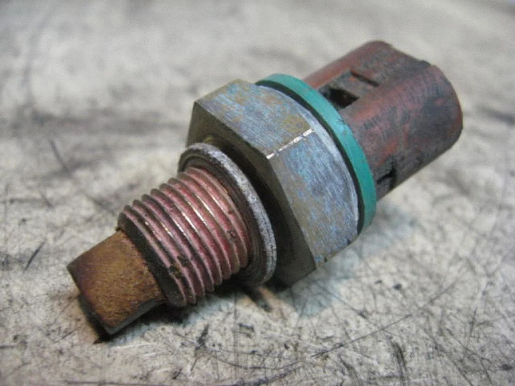 Coolant temperature sensor TRC200115