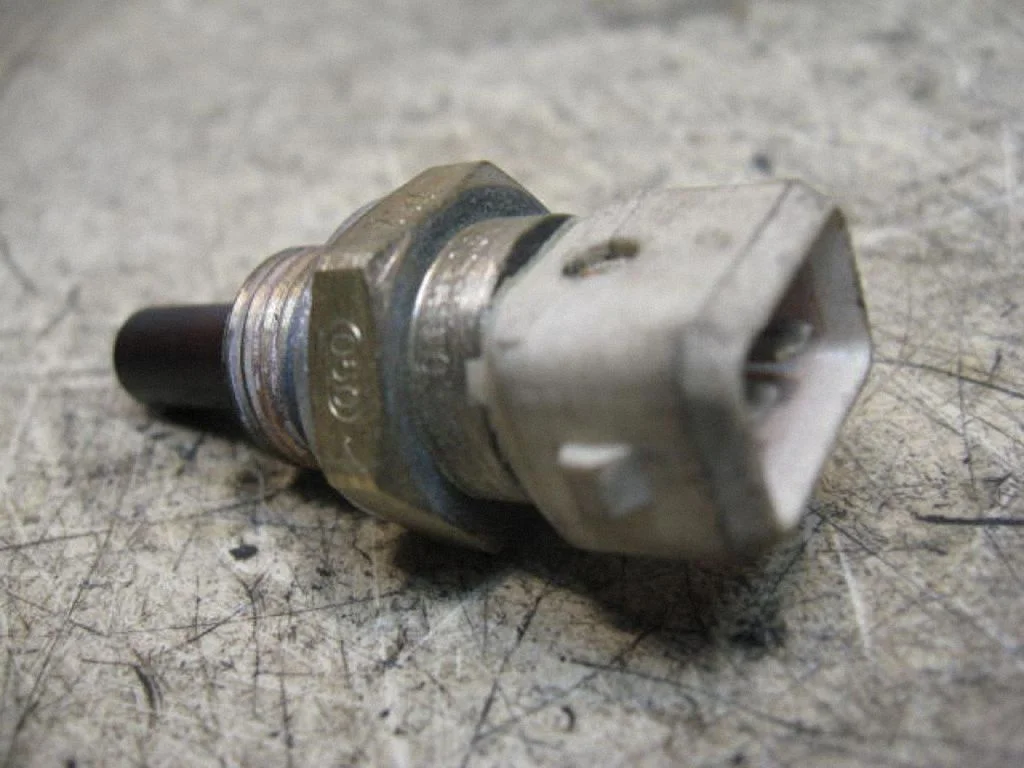 Coolant temperature sensor BOSCH762VW035919309M