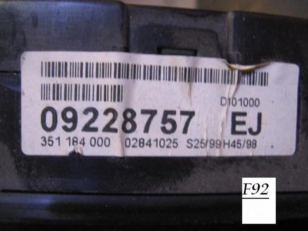 Speedometer (instrument cluster) 09228757EJ