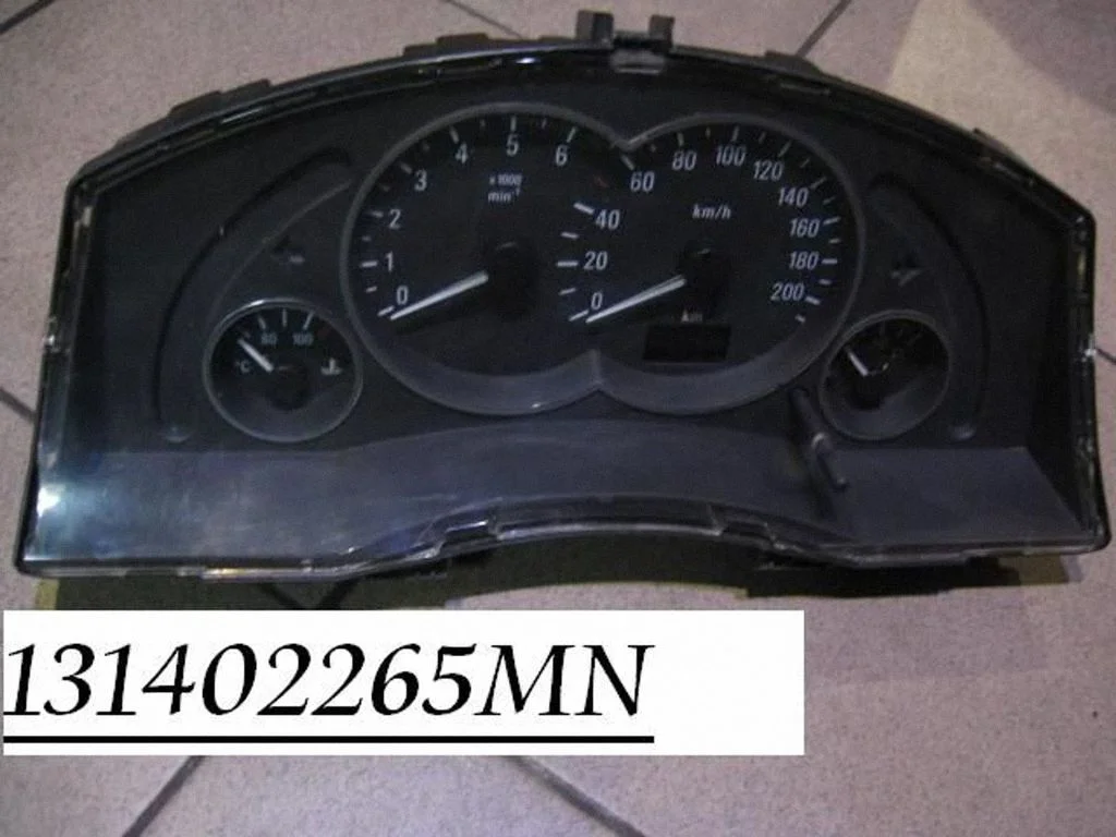 Spidometrs (instrumentu panelis) 131402265MN
